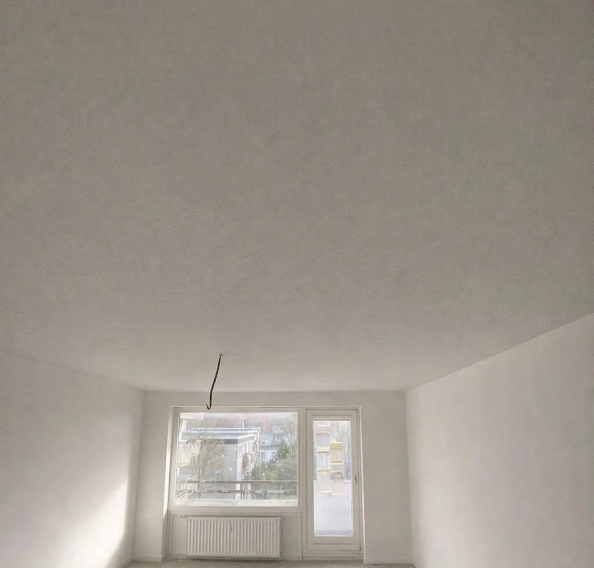 Wohnraum mit Decke nachher